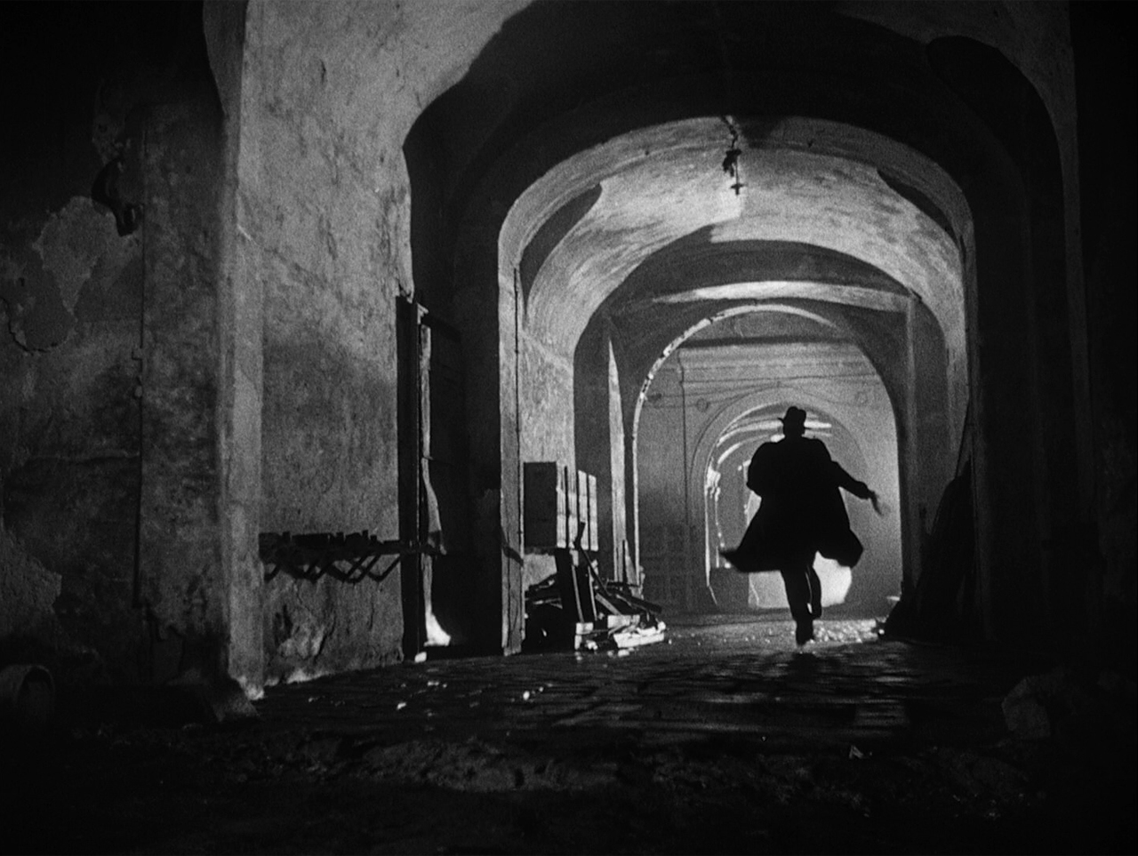 Influence of film noir on Carol Reed’s The Third Man and the emergence of a more concerted international-oriented British cinema in the late 1940s