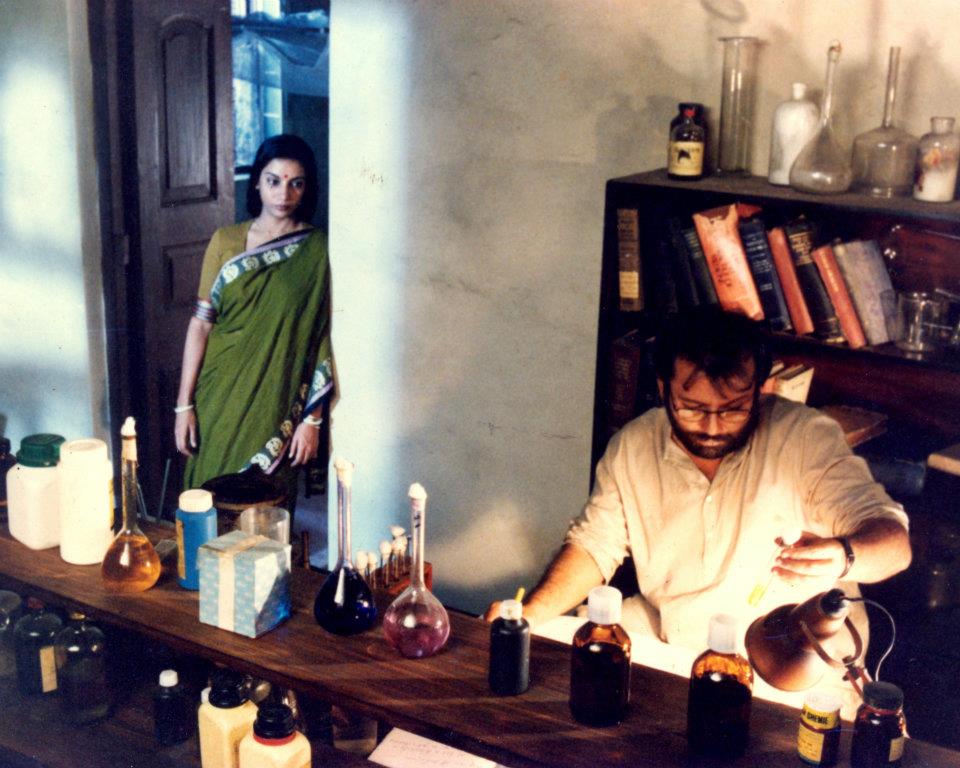 Shabana Azmi & Pankaj Kapur in Ek Doctor Ki Maut [Death of A Doctor] <br> Pic: COPYRIGHT PROTECTED