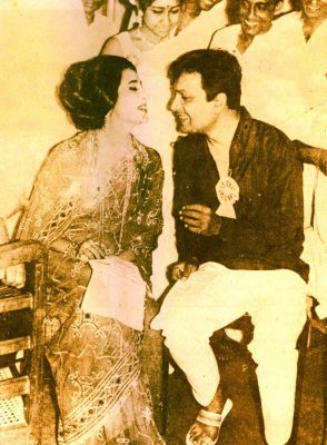 Suchitra Sen and Uttam Kumar together at a party