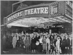 First-nighters posing for the camera outside the Warners' Theatre before the premiere of Don Juan with John Barrymore. 
Pic Courtesy: National Archives and Records Administration, Wikimedia Commons