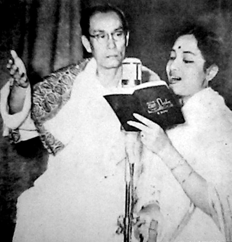 There was but one person, who Geeta could relate to, easily. The son of Comilla – Sachin Dev Burman! The unfamiliar environment of Bombay seemed soon a home! 