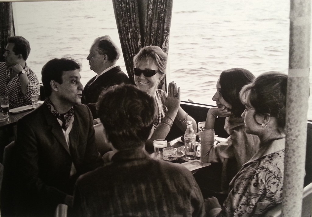 Charulata in Berlin (Photo by Ray) - Soumitra with Sashi Kapoor, Jennifer Kapoor, Madhur Jaffrey and Felicity Kendal