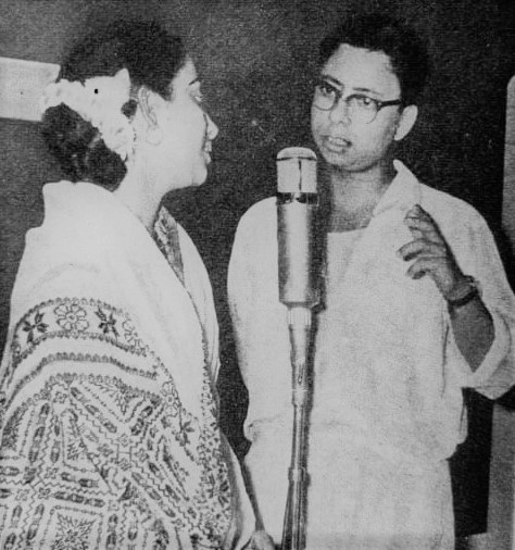 Geeta Dutt recording with a young RD Burman