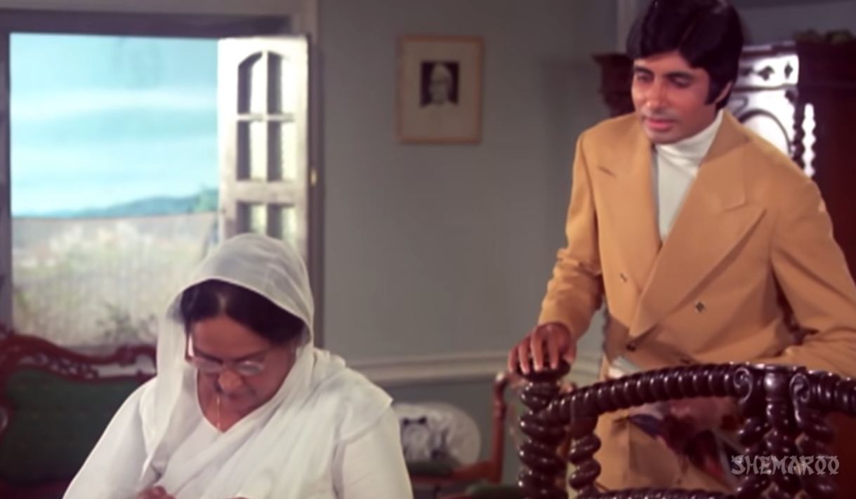Durga Khote and Amitabh Bachchan in Abhimaan