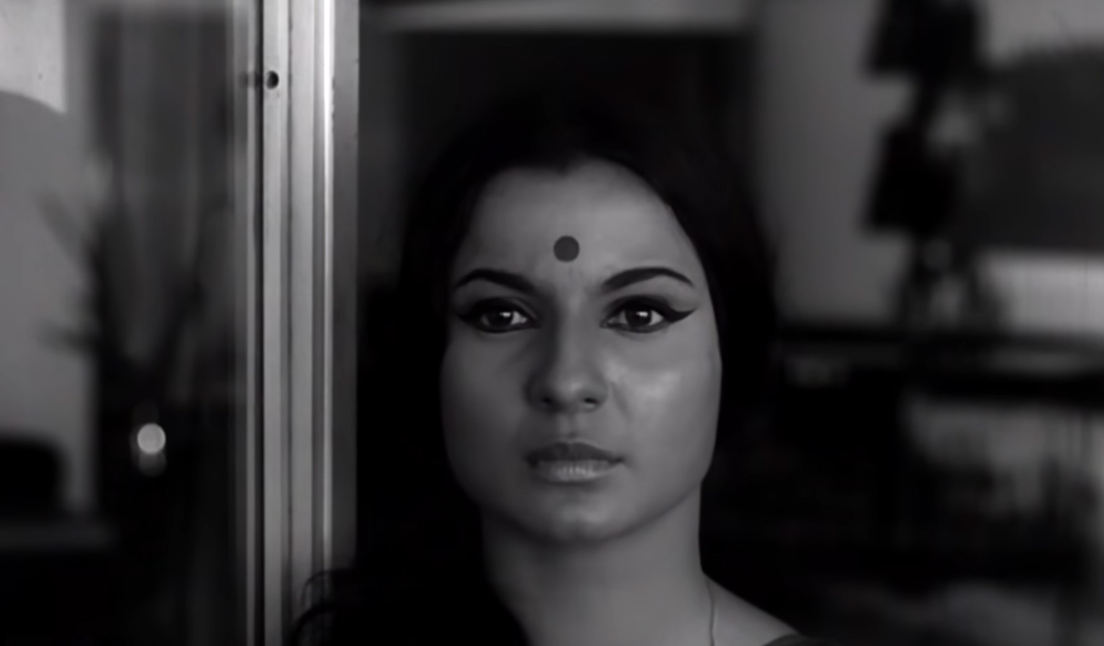 Tanuja in Anubhav 2