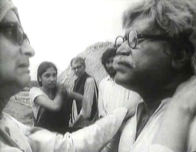 Jukti Takko Aar Gappo