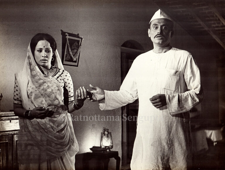 Nandita Thakur, Kali Banerjee in Dagdar Babu - Silhouette Magazine