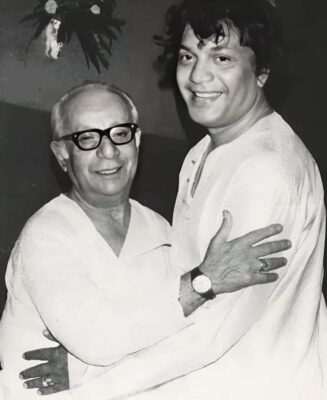 Sushil Majumdar, Director of Lal Pathore, with Uttam Kumar, his co-actor in Chiriakhana, Dui Prithibi and other films