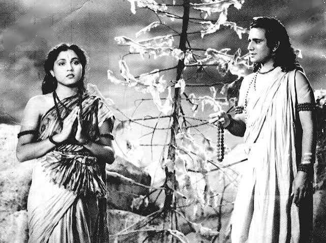Nirupa Roy in Gunsundari