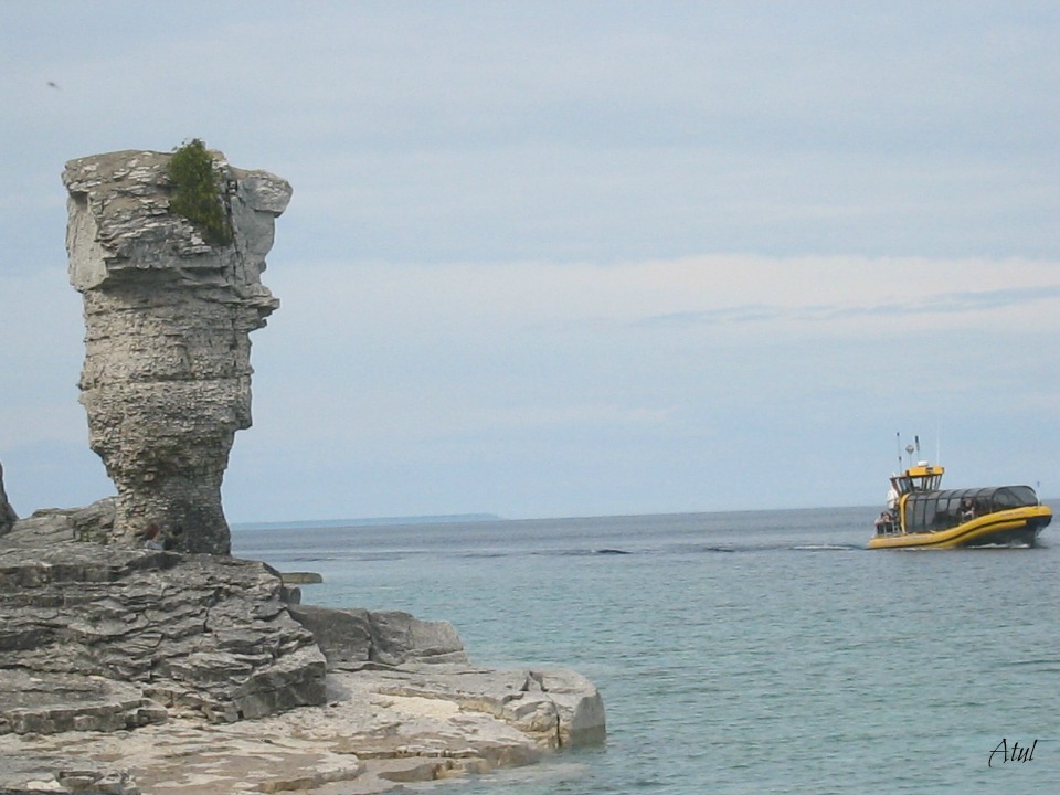 Tobermory's Flowerpot, Canada