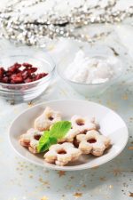 Christmas Recipe: Snow-Dusted Mini Linzer Tart Cookies